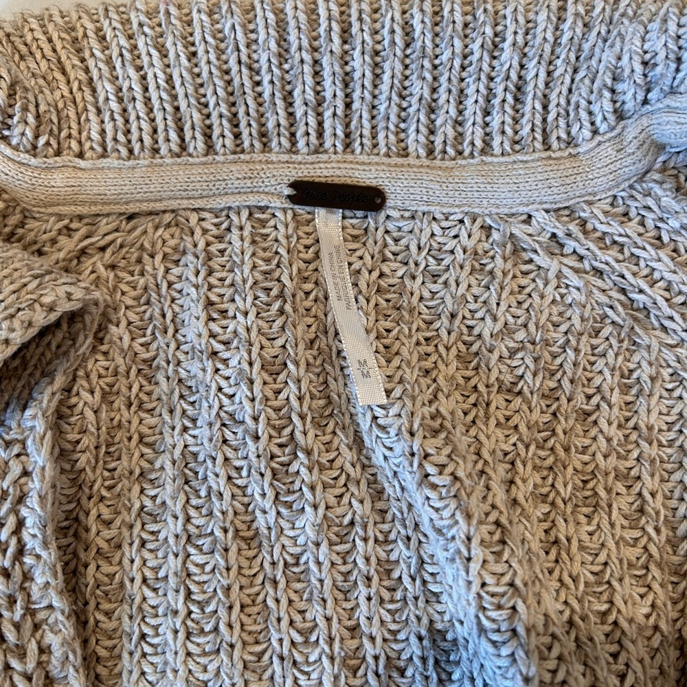 Free People Cropped Elbow Sleeve Low Cut Sweater NWOT M - Picture 4 of 5